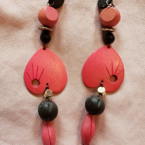 Vtg 80’s Red Black Muted Gold Abstract Cutout Wood Drop Post Back Earrings Boho - Picture 2 of 2